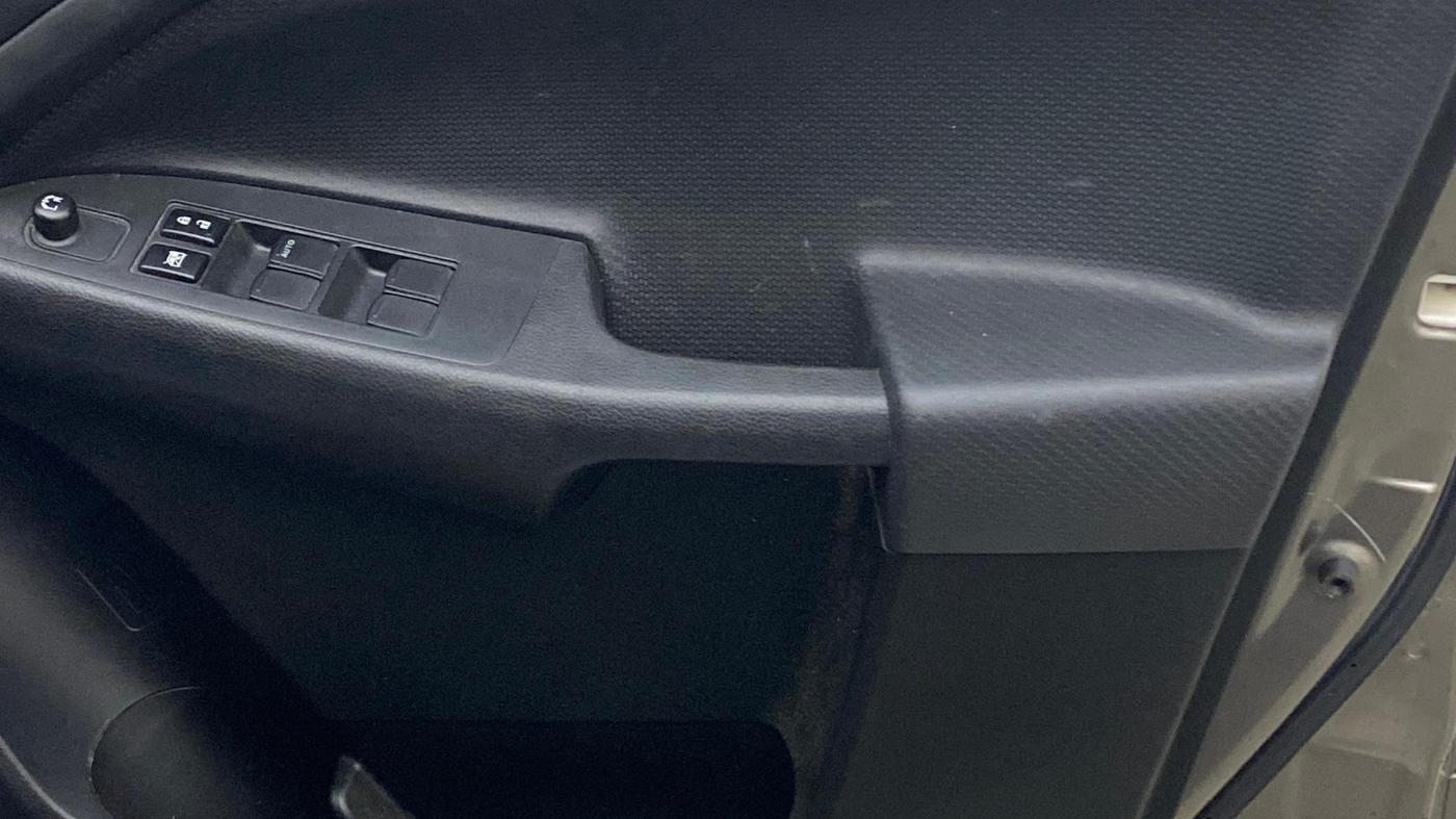 2023 Maruti BREZZA LXI, Petrol, Manual, 34,406 km, Driver Side Door Panels Control