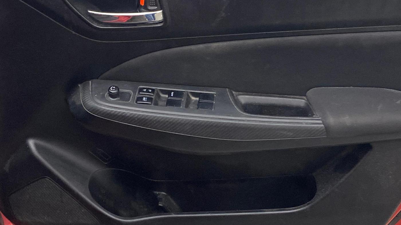 2019 Maruti Swift VXI, Petrol, Manual, 95,427 km, Driver Side Door Panels Control