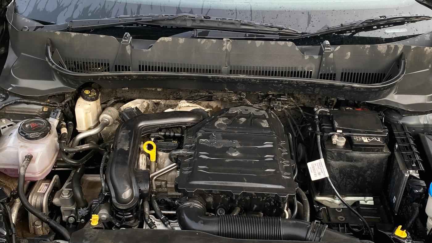 2025 Skoda Kylaq Signature Plus, Petrol, Manual, 30,494 km, Engine View