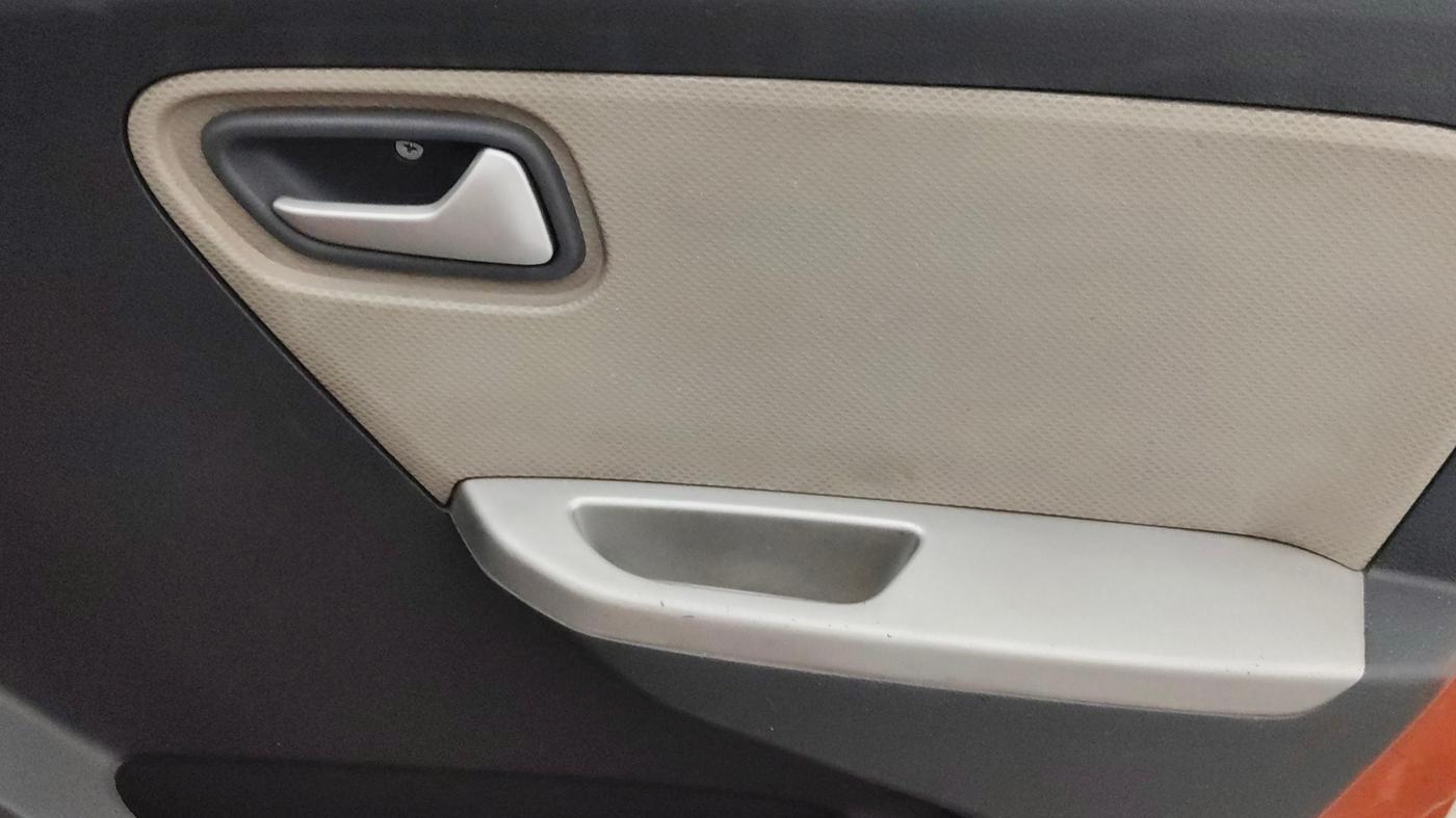 2015 Maruti Alto K10 VXI AMT, Petrol, Automatic, 66,936 km, Driver Side Door Panels Control