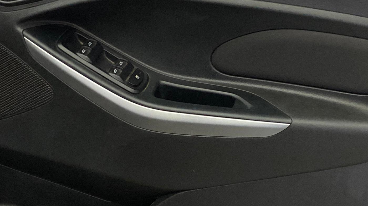 2018 Ford FREESTYLE TREND 1.2 PETROL, Petrol, Manual, 38,478 km, Driver Side Door Panels Control