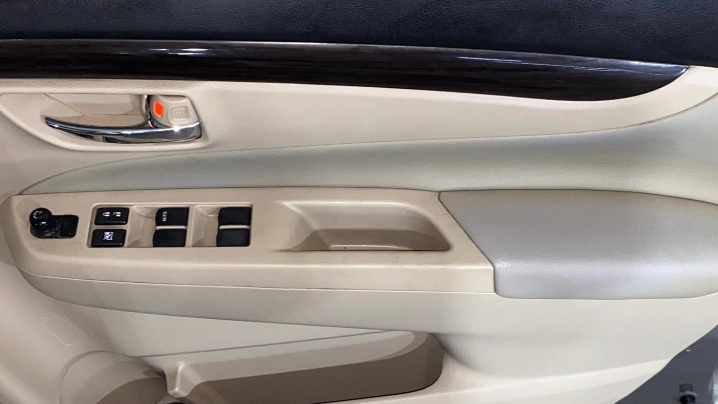 2018 Maruti Ciaz ZETA 1.4  AT PETROL, Petrol, Automatic, 94,510 km, Driver Side Door Panels Control