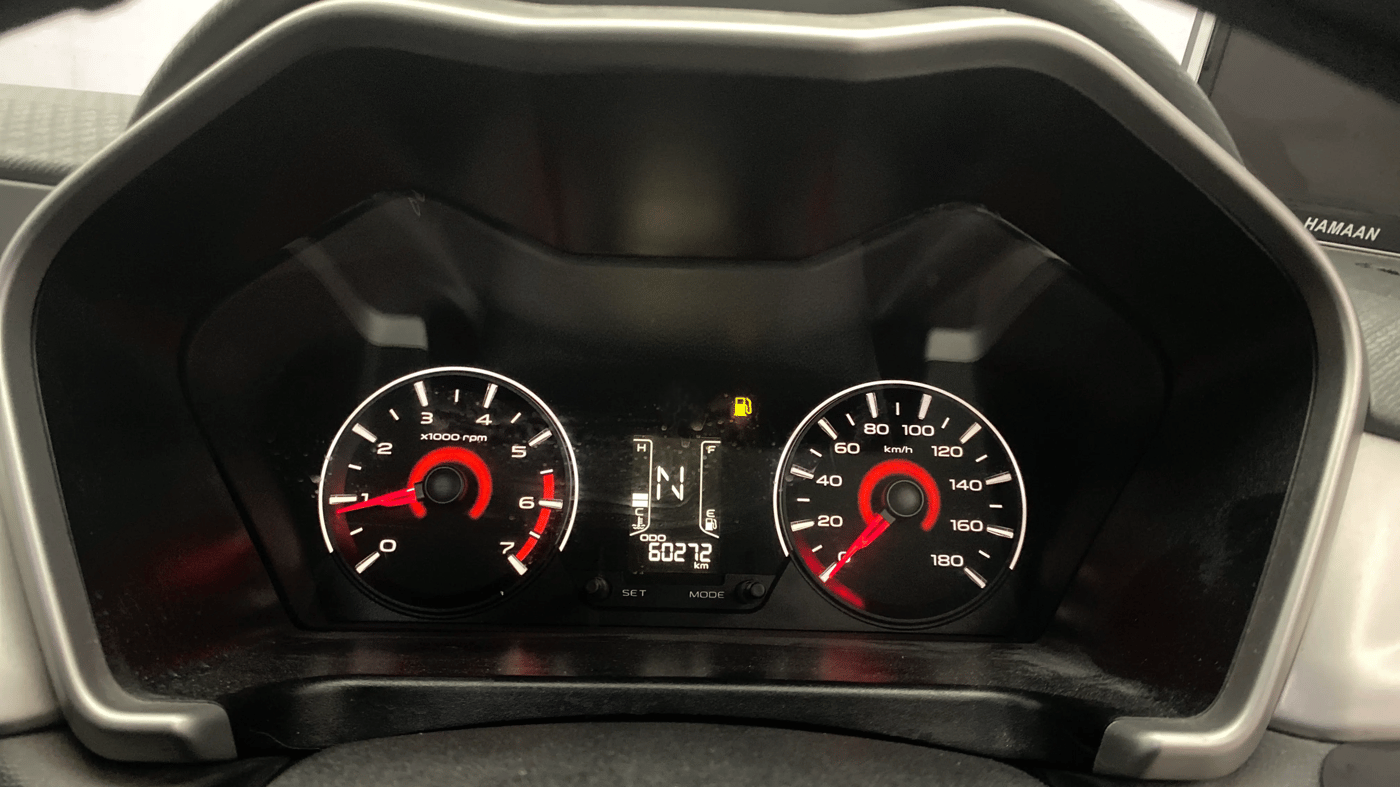 2017 Mahindra Kuv100 K6 6 STR, Petrol, Manual, 60,272 km, Odometer Image