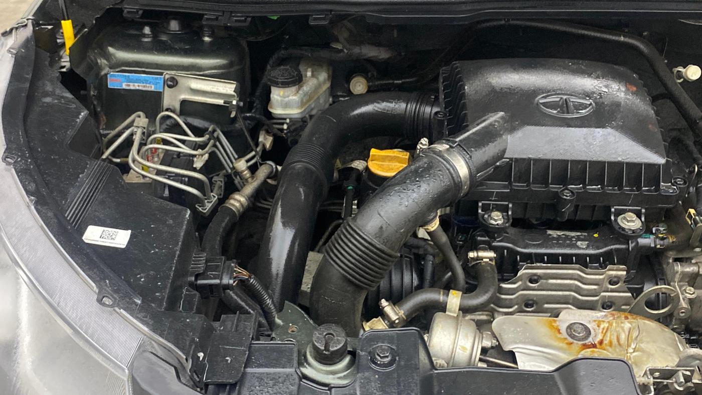2022 Tata NEXON XZ PLUS PETROL, Petrol, Manual, 1,37,249 km, Engine View - Right