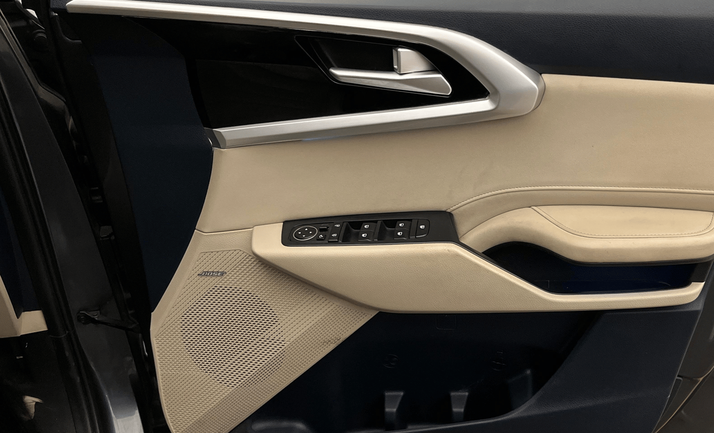 2022 KIA CARENS LUXURY PLUS 1.5 DIESEL AT 7 STR, Diesel, Automatic, 77,510 km, Driver Side Door Panels Control