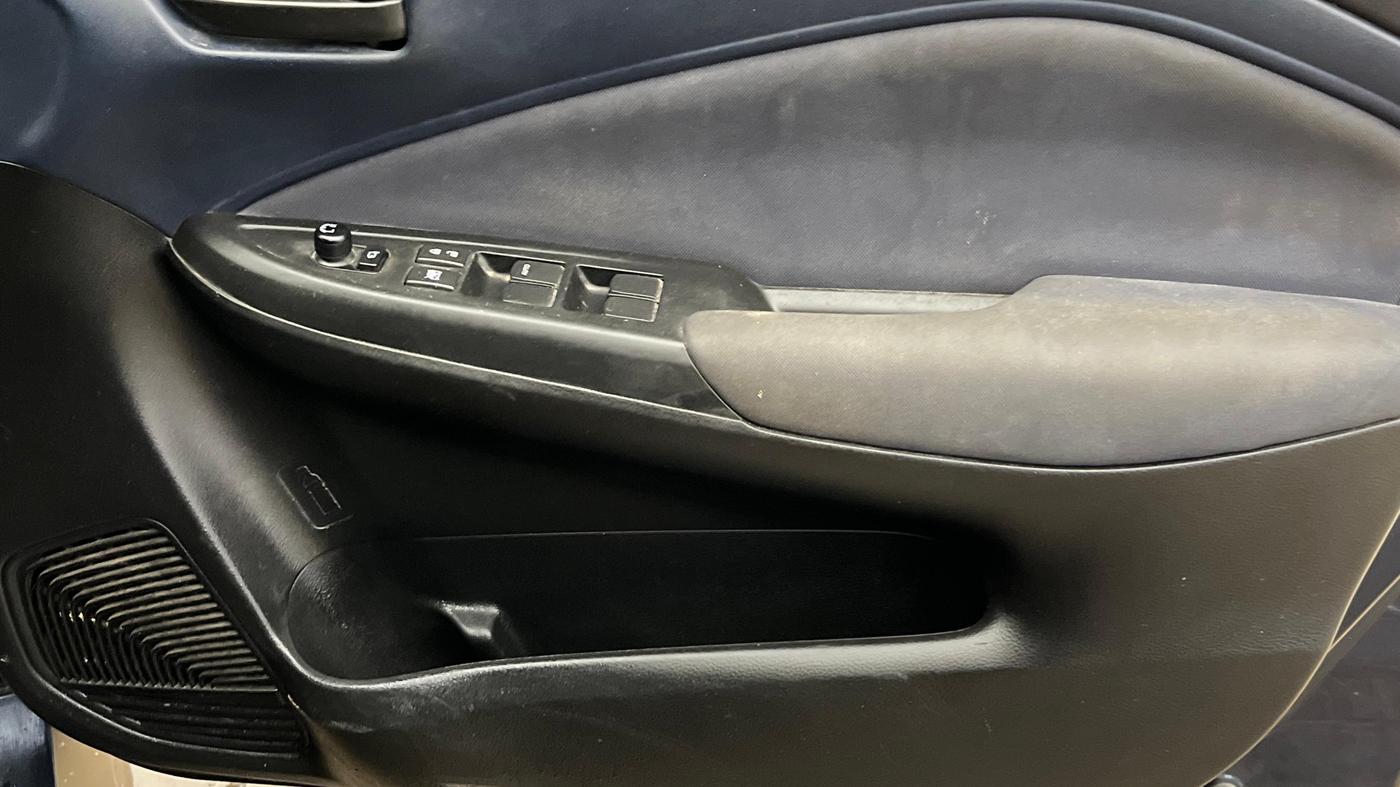2023 Maruti Baleno DELTA CNG 1.2L, CNG, Manual, 77,590 km, Driver Side Door Panels Control