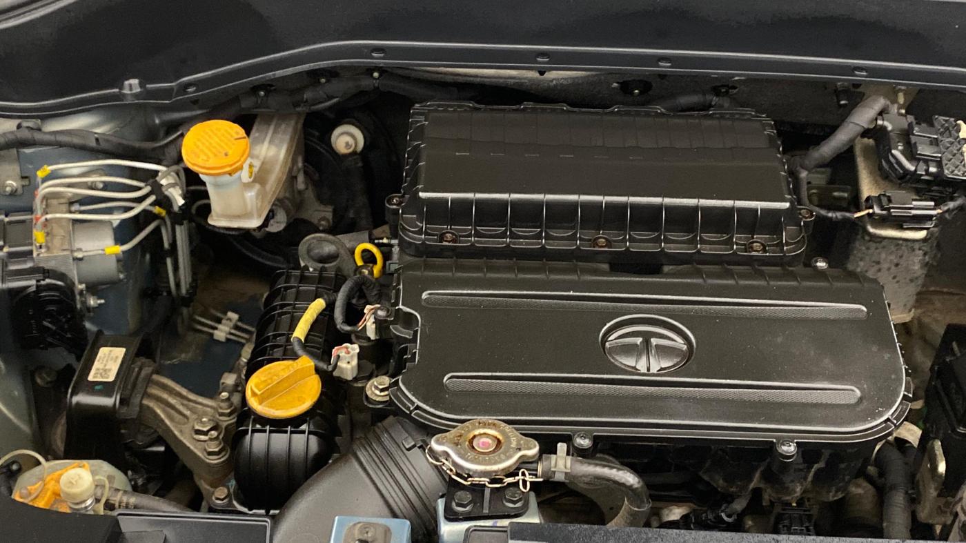 2021 Tata PUNCH ADVENTURE AMT, Petrol, Automatic, 56,452 km, Engine View - Right