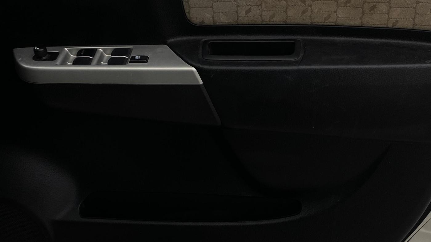 2014 Maruti Wagon R 1.0 VXI, Petrol, Manual, 16,126 km, Driver Side Door Panels Control