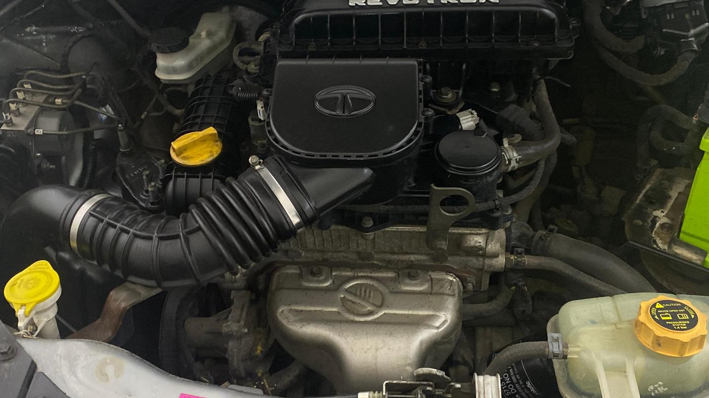 2018 Tata Tiago XZ PETROL, Petrol, Manual, 50,095 km, Engine View - Right