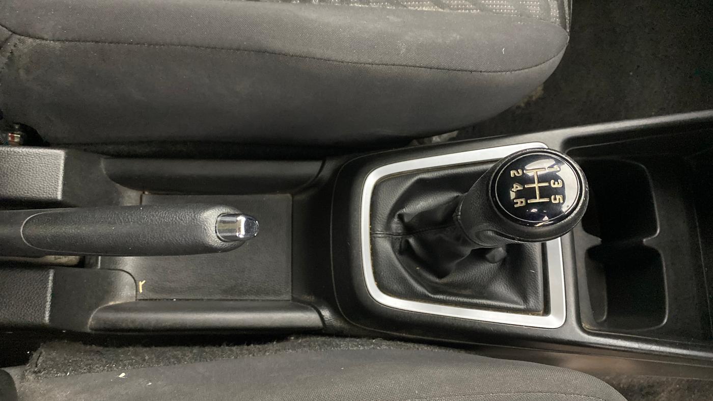 2022 Maruti Swift VXI, Petrol, Manual, 42,636 km, Gear Lever