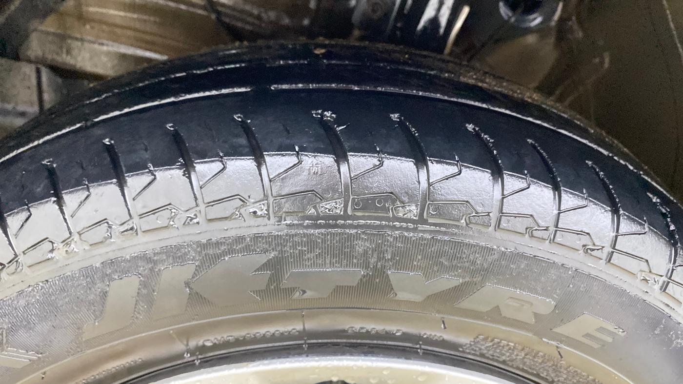 2022 Maruti Swift VXI, Petrol, Manual, 42,636 km, Left Front Tyre Tread