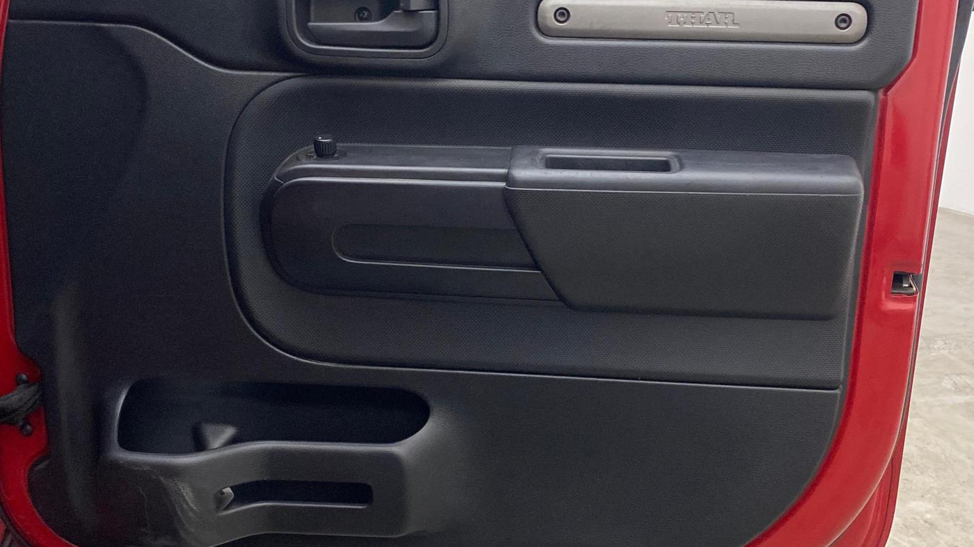 2021 Mahindra Thar LX PETROL HT 4WD AT, Petrol, Automatic, 47,101 km, Driver Side Door Panels Control