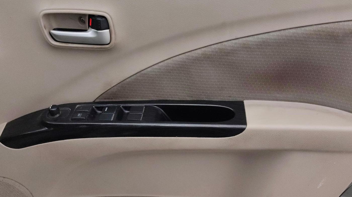 2017 Maruti Celerio ZXI AMT (O), Petrol, Automatic, 1,20,564 km, Driver Side Door Panels Control