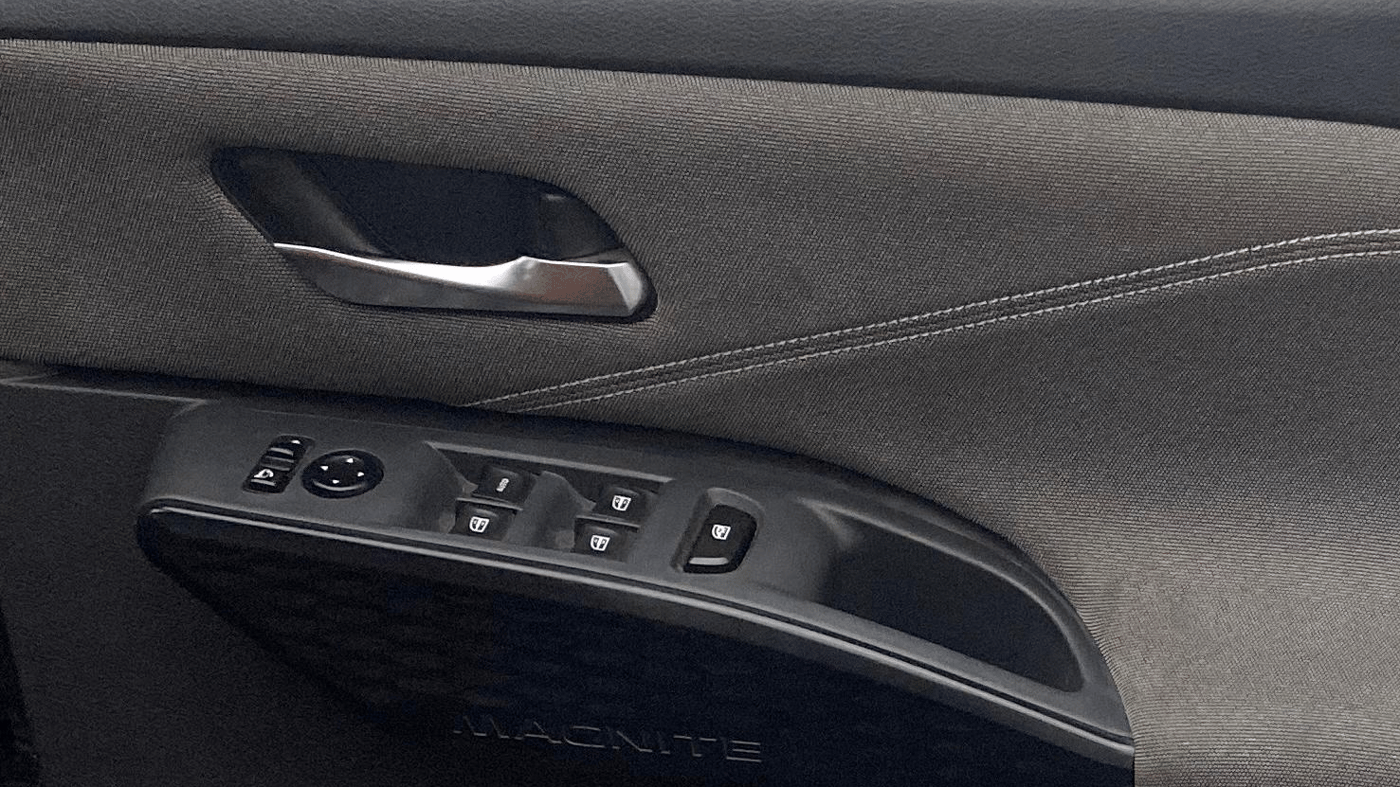 2024 Nissan MAGNITE N-Connecta B4D 1.0 Petrol AMT, Petrol, Automatic, 23,612 km, Driver Side Door Panels Control