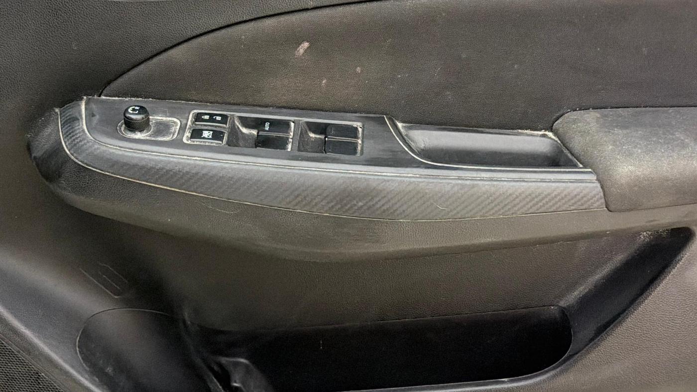 2022 Maruti Swift VXI AMT, Petrol, Automatic, 52,522 km, Driver Side Door Panels Control