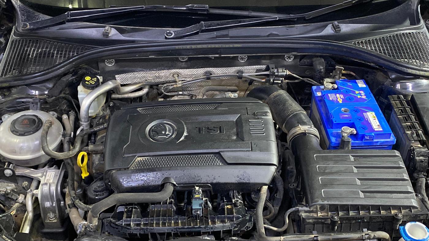 2019 Skoda Octavia L&K 1.8 TSI AT, Petrol, Automatic, 40,243 km, Engine View