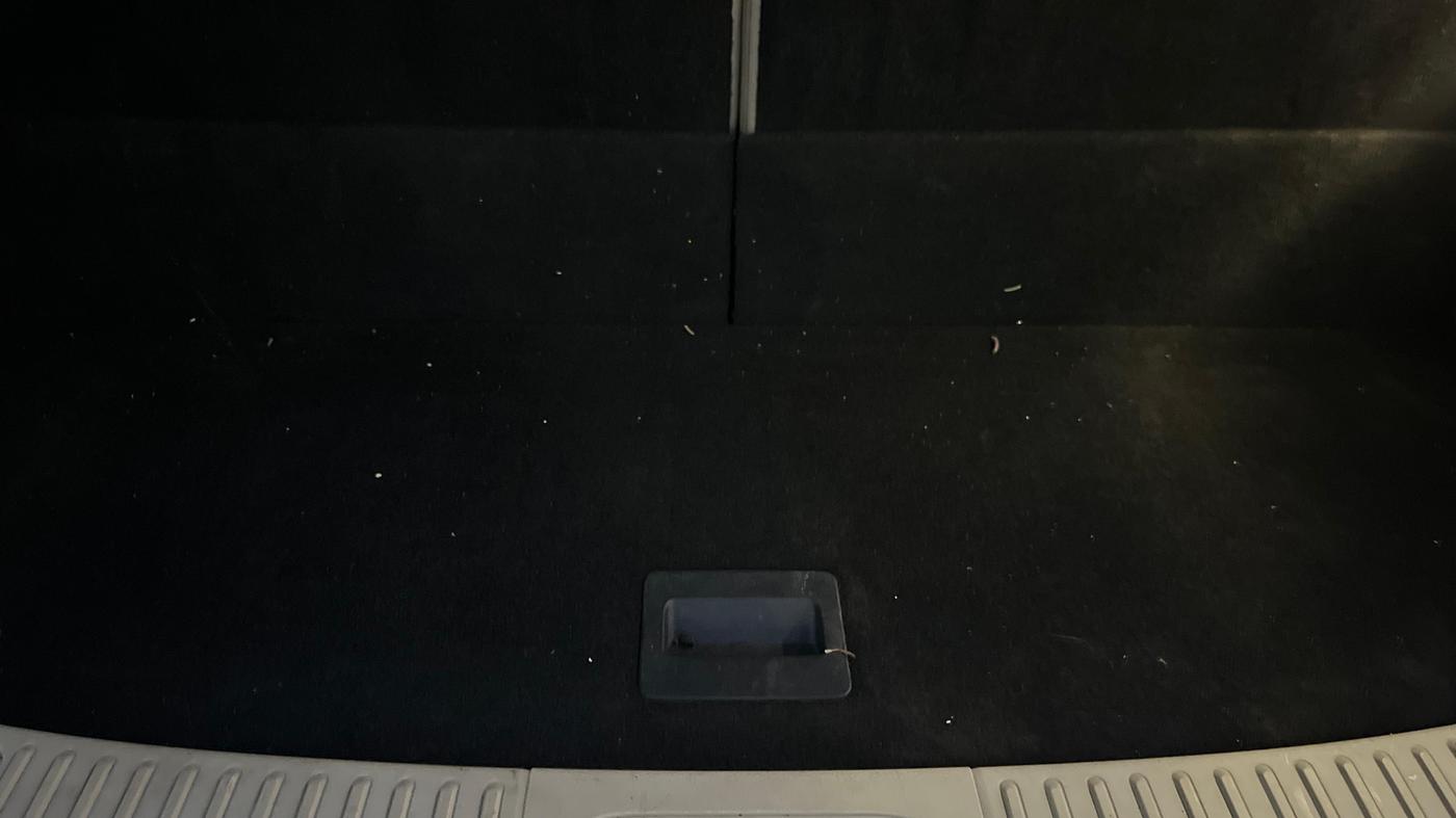 2020 Ford Endeavour TITANIUM PLUS 2.0 4X4 AT SUNROOF, Diesel, Automatic, 1,43,292 km, Boot Inside
