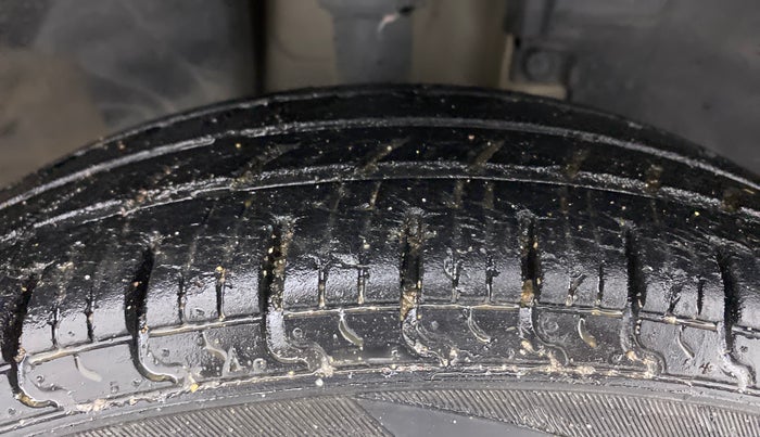 2018 Renault Kwid CLIMBER 1.0 AT, Petrol, Automatic, 42,920 km, Right Front Tyre Tread