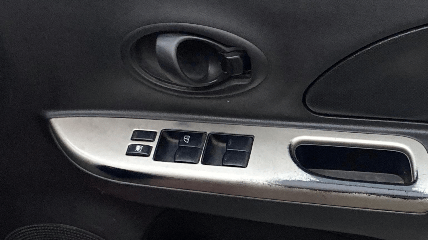 2018 Nissan Micra Active XV, Petrol, Manual, 93,788 km, Driver Side Door Panels Control