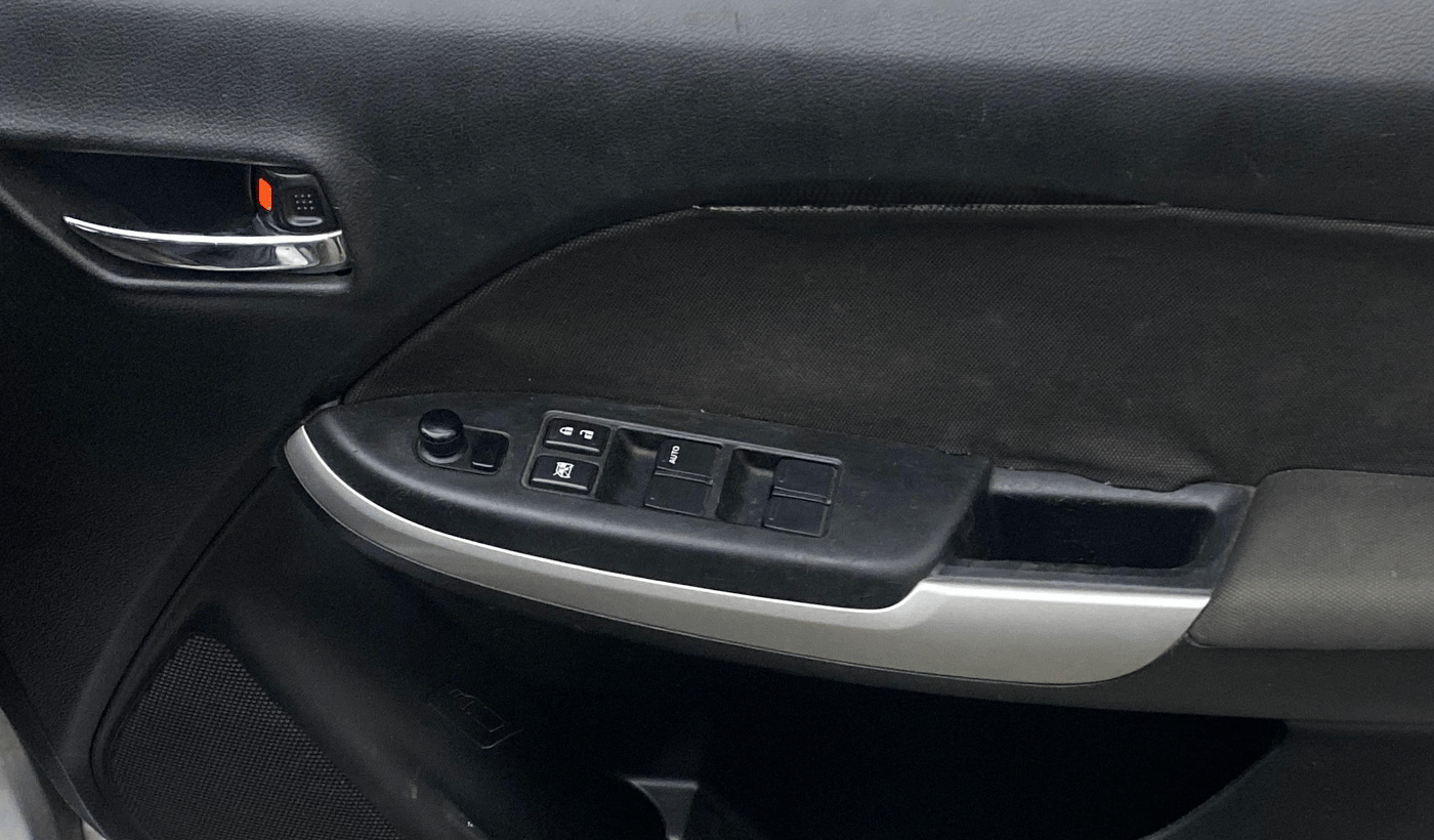 2017 Maruti Baleno ZETA CVT PETROL 1.2, Petrol, Automatic, 1,03,084 km, Driver Side Door Panels Control