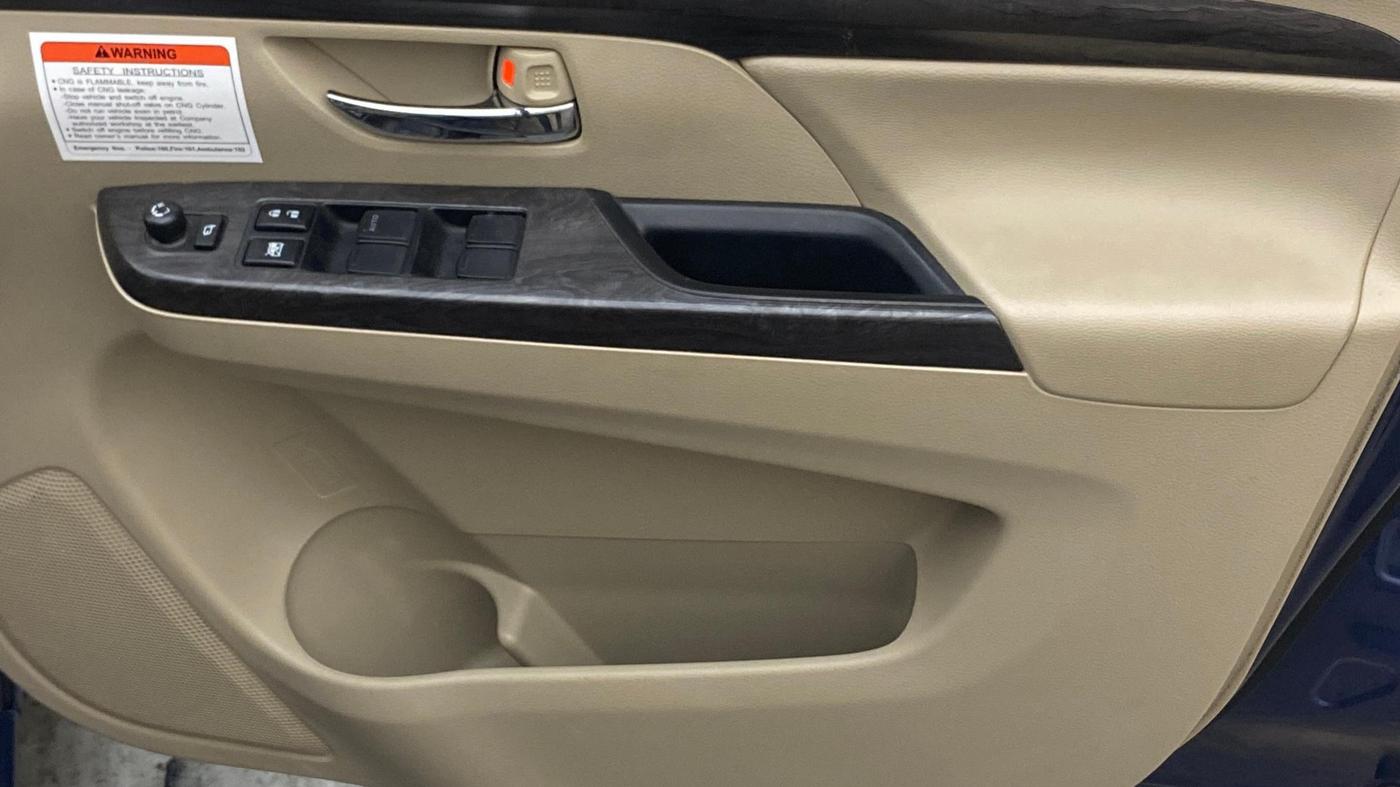 2023 Maruti Ertiga ZXI (O) CNG, CNG, Manual, 45,760 km, Driver Side Door Panels Control