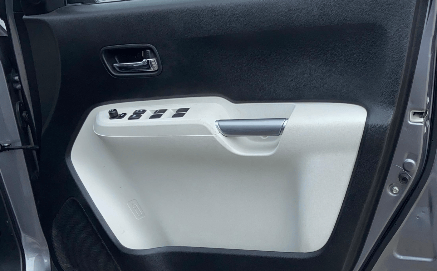 2024 Maruti IGNIS ZETA 1.2 AMT, Petrol, Automatic, 29,025 km, Driver Side Door Panels Control