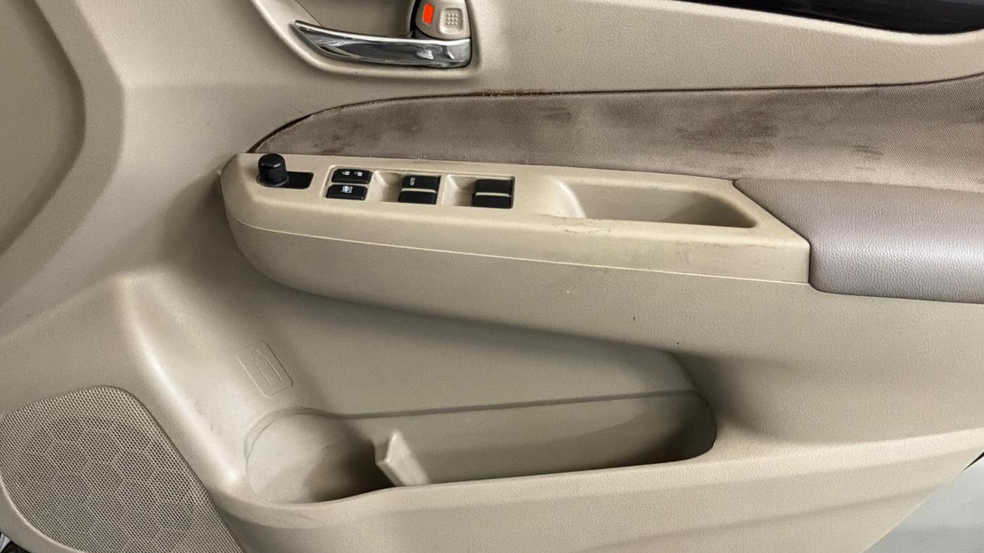 2018 Maruti Ciaz DELTA 1.4 MT PETROL, Petrol, Manual, 90,508 km, Driver Side Door Panels Control