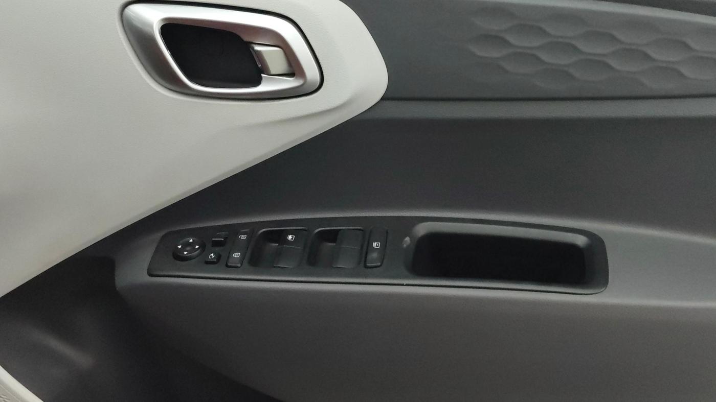 2019 Hyundai GRAND I10 NIOS SPORTZ 1.2 KAPPA VTVT, Petrol, Manual, 19,585 km, Driver Side Door Panels Control