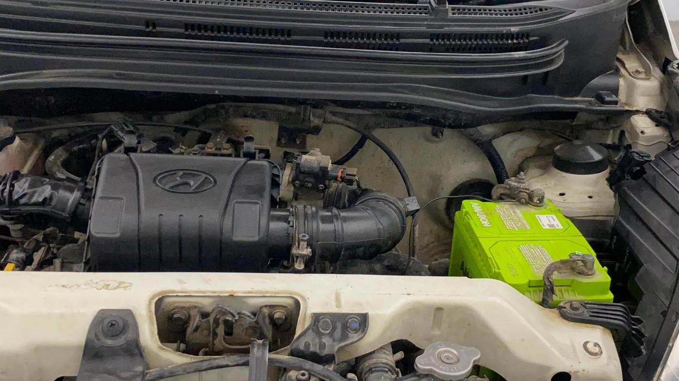 2017 Hyundai Eon ERA +, Petrol, Manual, 1,07,249 km, Engine View - Left