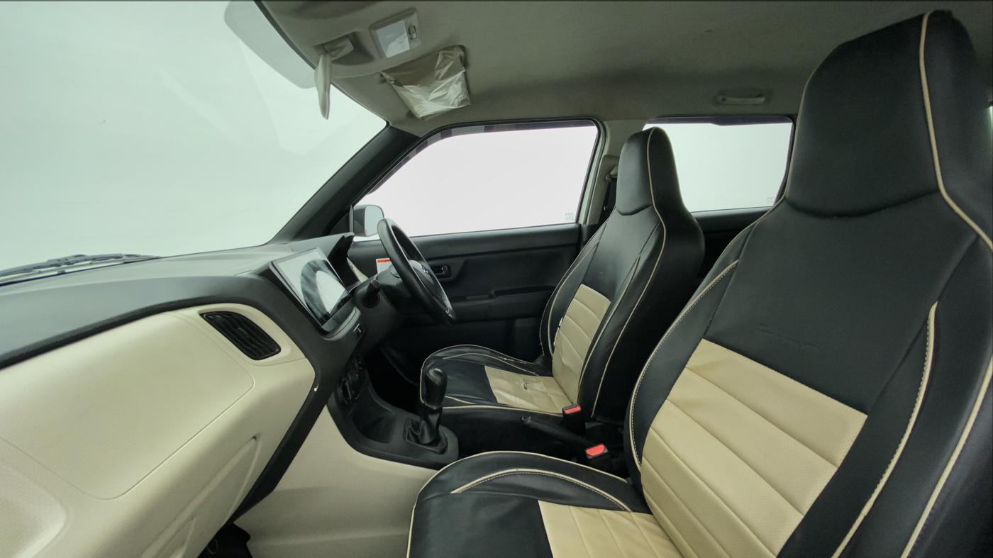 2020 Maruti New Wagon-R LXI CNG 1.0 L, CNG, Manual, 66,997 km, Right Side Front Door Cabin