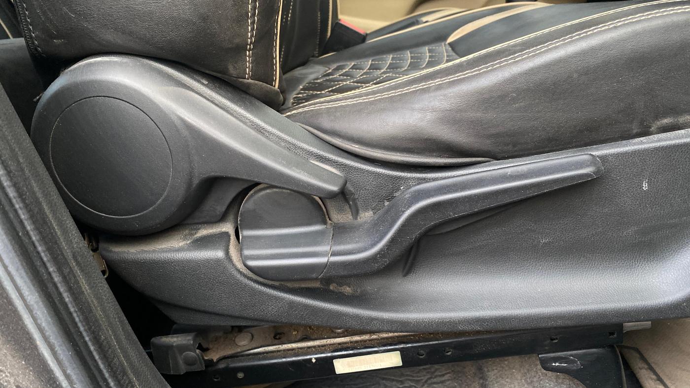 2019 Honda Amaze 1.2L I-VTEC S, Petrol, Manual, 86,131 km, Driver Side Adjustment Panel