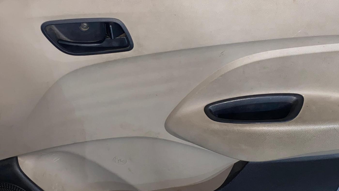 2020 Hyundai NEW SANTRO ERA EXECUTIVE, Petrol, Manual, 19,084 km, Driver Side Door Panels Control