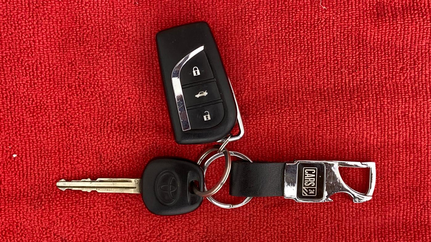 2018 Toyota YARIS J MT, Petrol, Manual, 78,232 km, Key Close Up