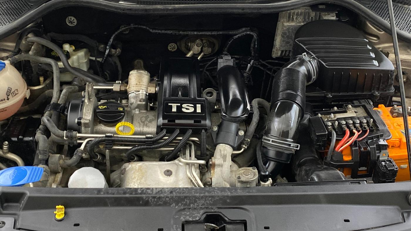 2016 Volkswagen Vento HIGHLINE PETROL AT, Petrol, Automatic, 48,241 km, Engine View