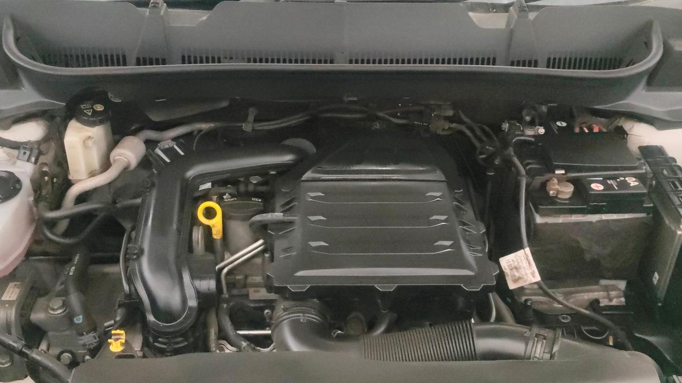 2022 Volkswagen TAIGUN TOPLINE 1.0 TSI AT, Petrol, Automatic, 86,565 km, Engine View