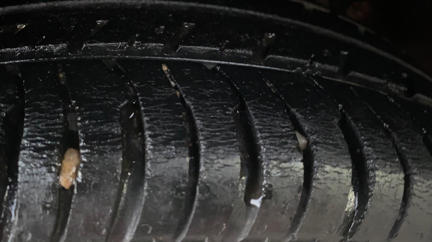 2014 Ford Ecosport TREND 1.5L PETROL, Petrol, Manual, 1,09,701 km, Right Rear Tyre Tread