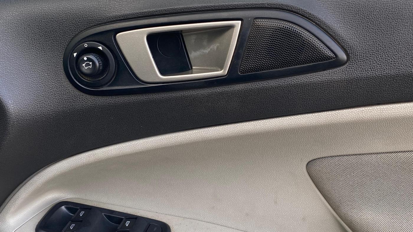2014 Ford Ecosport TREND 1.5L PETROL, Petrol, Manual, 1,09,701 km, Driver Side Door Panels Control