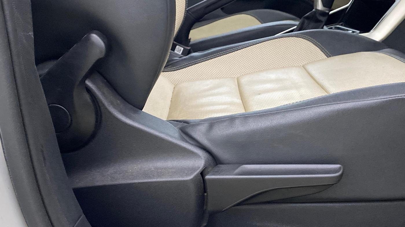 2023 Volkswagen VIRTUS TOPLINE TSI 1.0 AT, Petrol, Automatic, 77,369 km, Driver Side Adjustment Panel