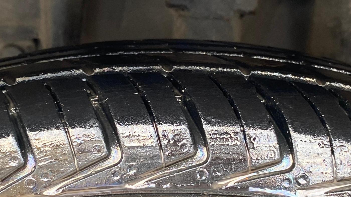 2016 Renault Kwid RXE, Petrol, Manual, 50,668 km, Left Front Tyre Tread
