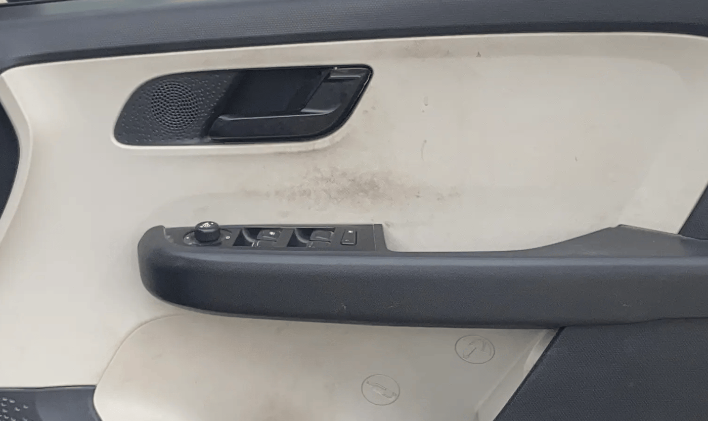 2021 Tata ALTROZ XT DIESEL, Diesel, Manual, 1,08,898 km, Driver Side Door Panels Control