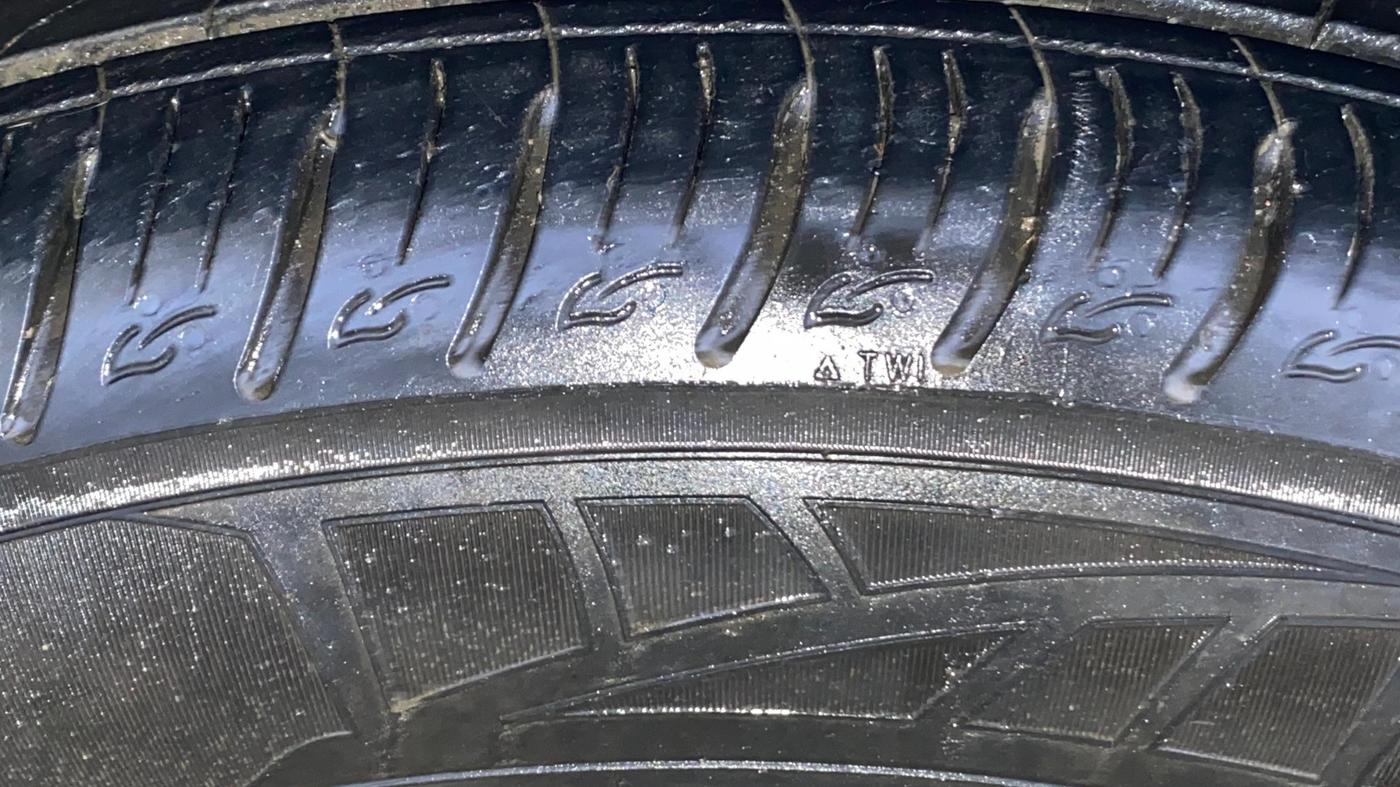 2021 Hyundai VENUE SX 1.0 TURBO IMT, Petrol, Manual, 27,095 km, Left Front Tyre Tread