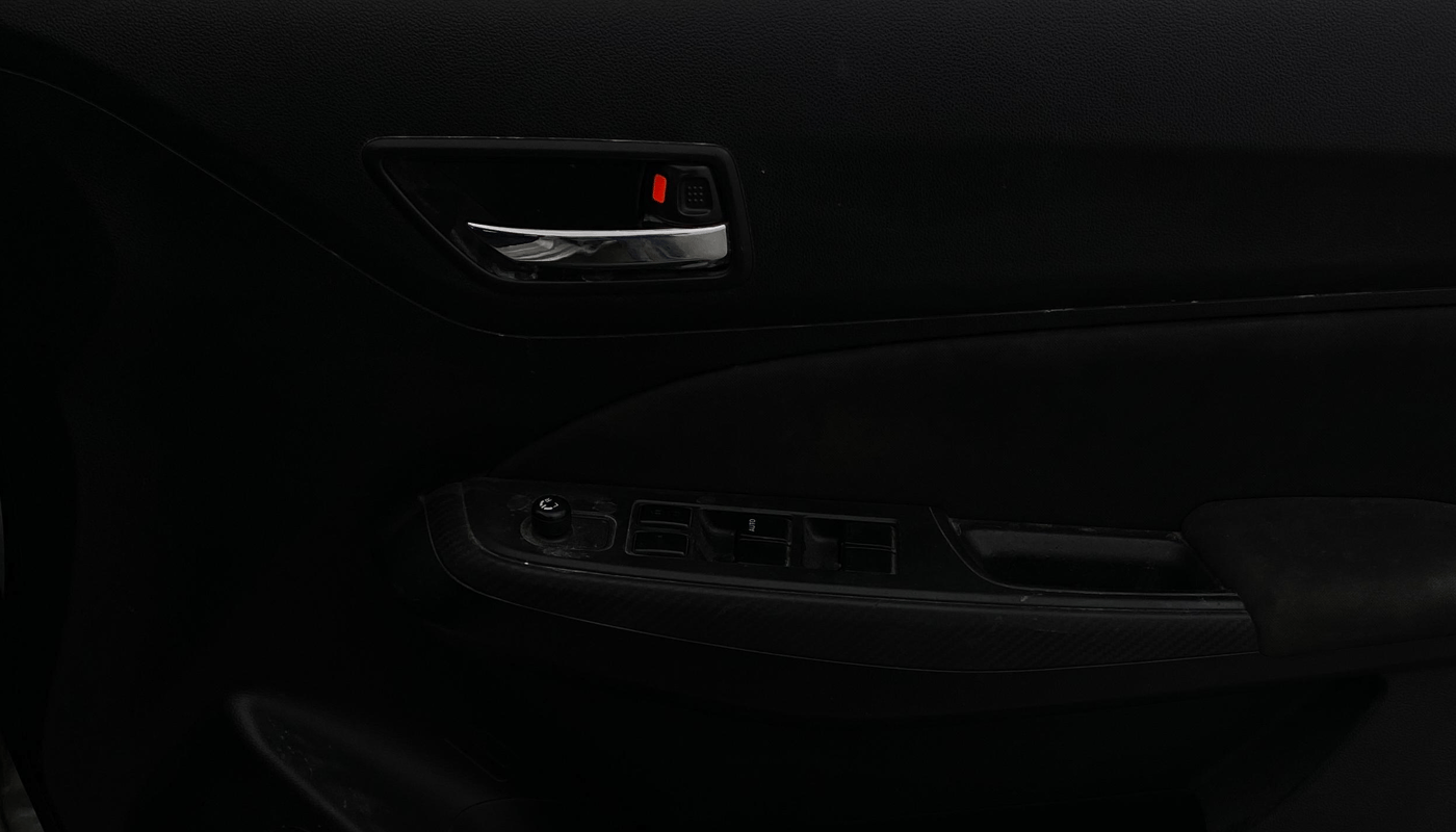 2019 Maruti Swift VXI, Petrol, Manual, 67,839 km, Driver Side Door Panels Control