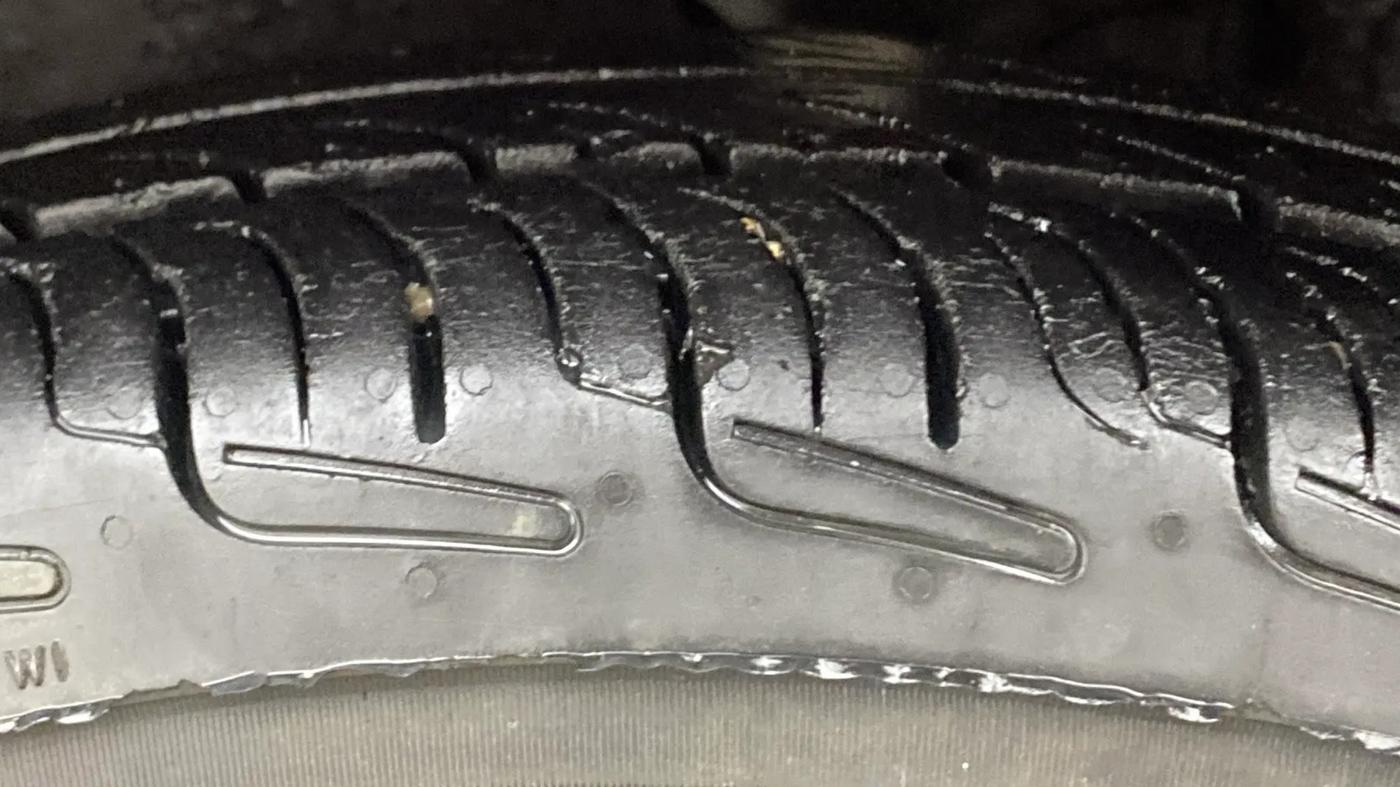 2014 Maruti Alto 800 LXI, Petrol, Manual, 95,572 km, Left Front Tyre Tread