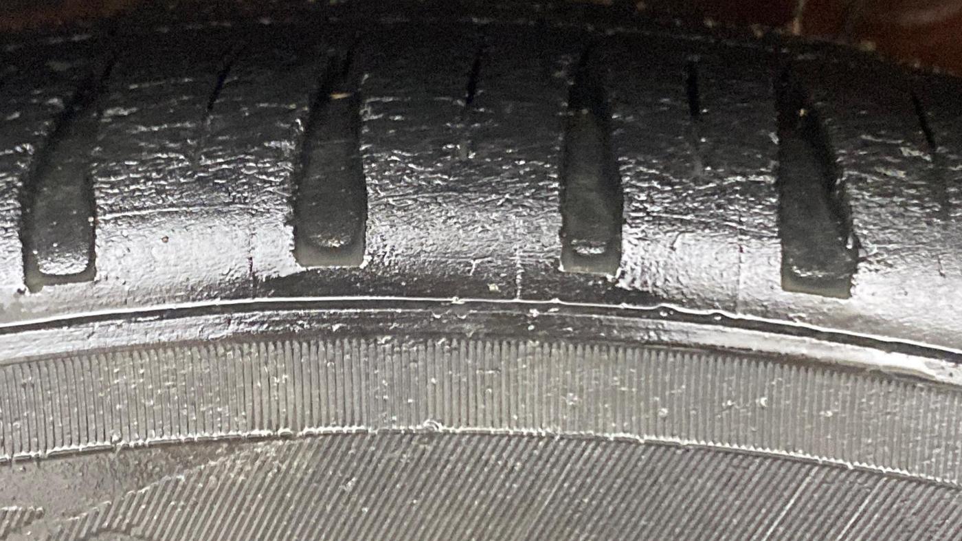 2019 Maruti Dzire ZXI AMT, Petrol, Automatic, 70,413 km, Left Front Tyre Tread