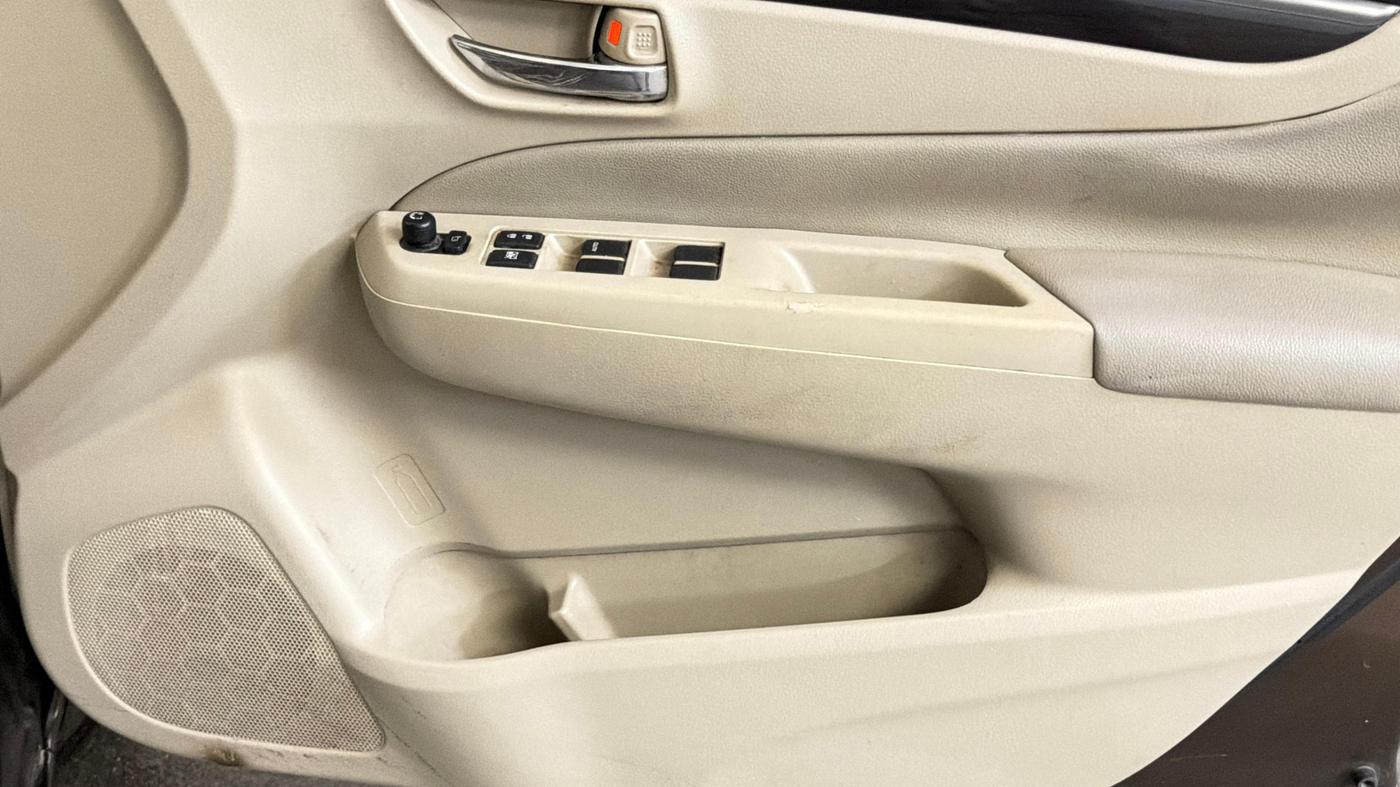 2015 Maruti Ciaz ZXI+, Petrol, Manual, 94,622 km, Driver Side Door Panels Control