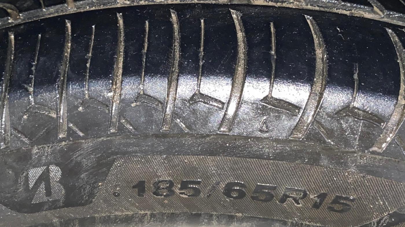 2022 Maruti Ertiga   VXI (O) CNG, CNG, Manual, 61,999 km, Left Front Tyre Tread