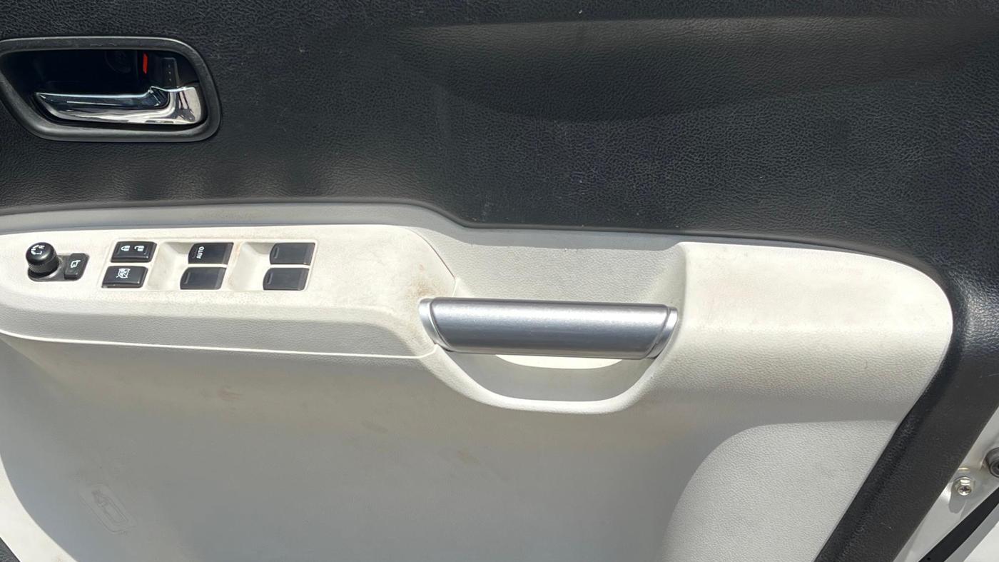 2023 Maruti IGNIS ZETA 1.2 AMT, Petrol, Automatic, 60,120 km, Driver Side Door Panels Control