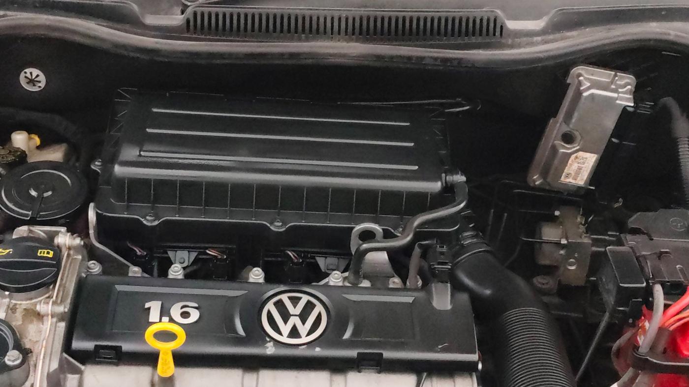 2016 Volkswagen Vento HIGHLINE 1.6 MPI, Petrol, Manual, 58,961 km, Engine View