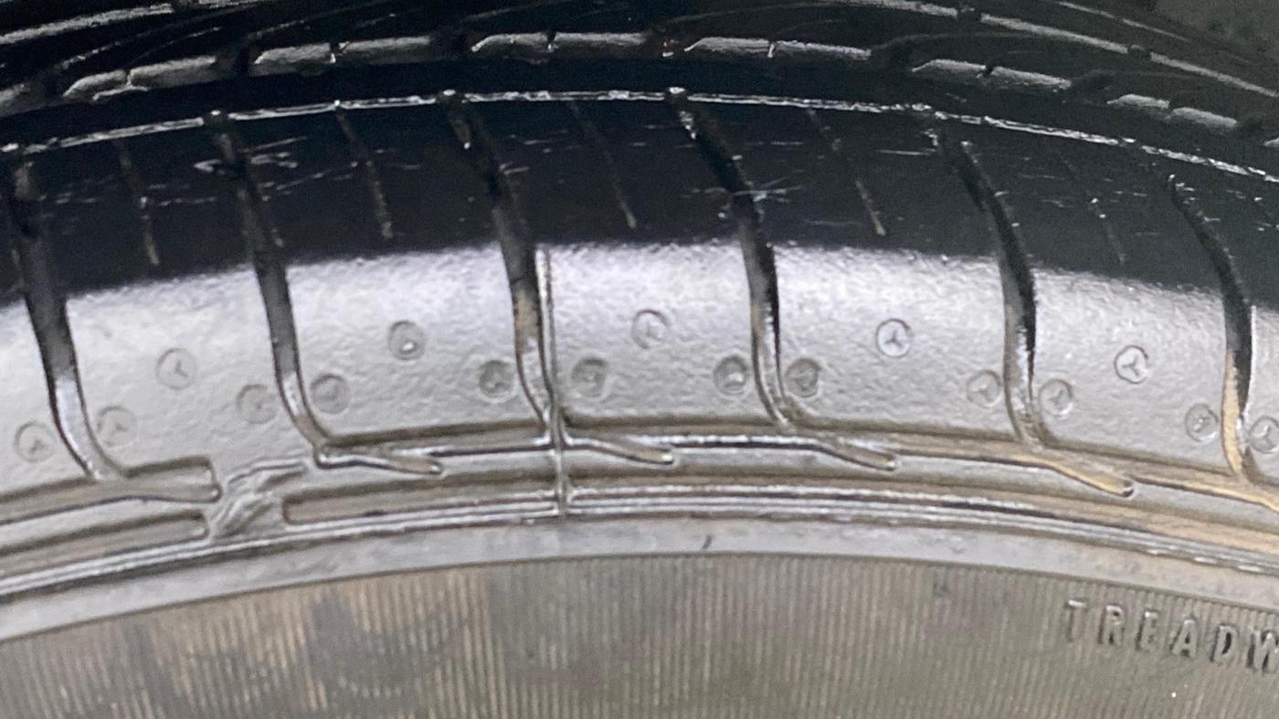 2021 Tata NEXON XM PETROL, Petrol, Manual, 27,496 km, Right Front Tyre Tread