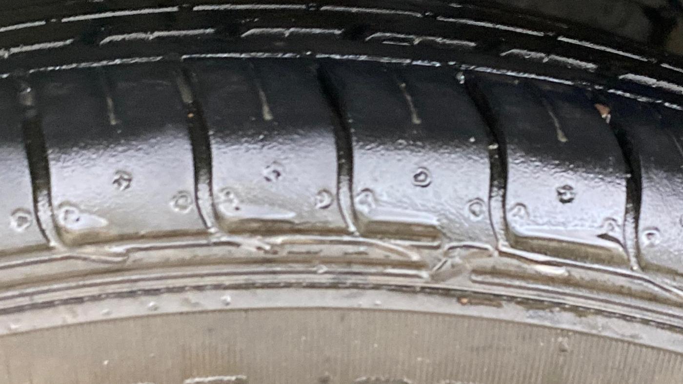 2021 Tata NEXON XM PETROL, Petrol, Manual, 27,496 km, Left Front Tyre Tread